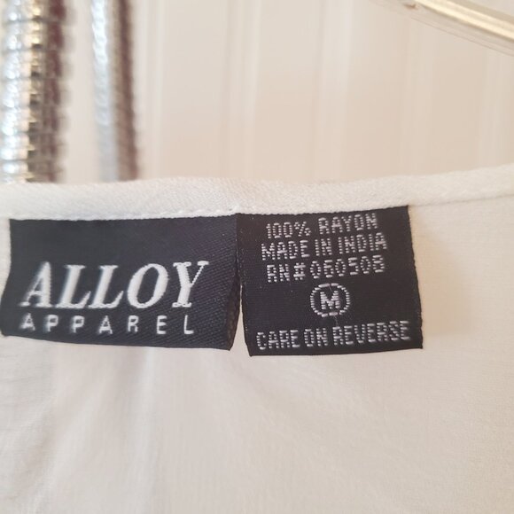 Alloy Brand Cream Sheer top size M - Picture 4 of 6